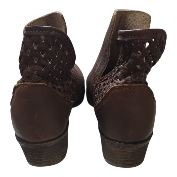 Circle G Women's Cutout 5" Round Toe Western Ankle Boots Brown 7.5 - Picture 3 of 8